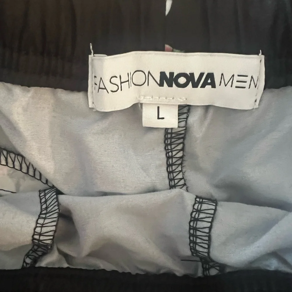 Floral‎ Black Swim Shorts Size Large
